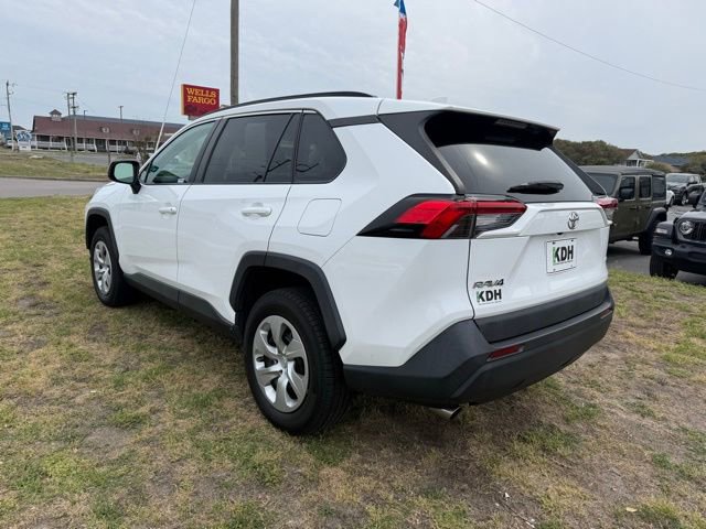 Used 2020 Toyota RAV4 LE image 2
