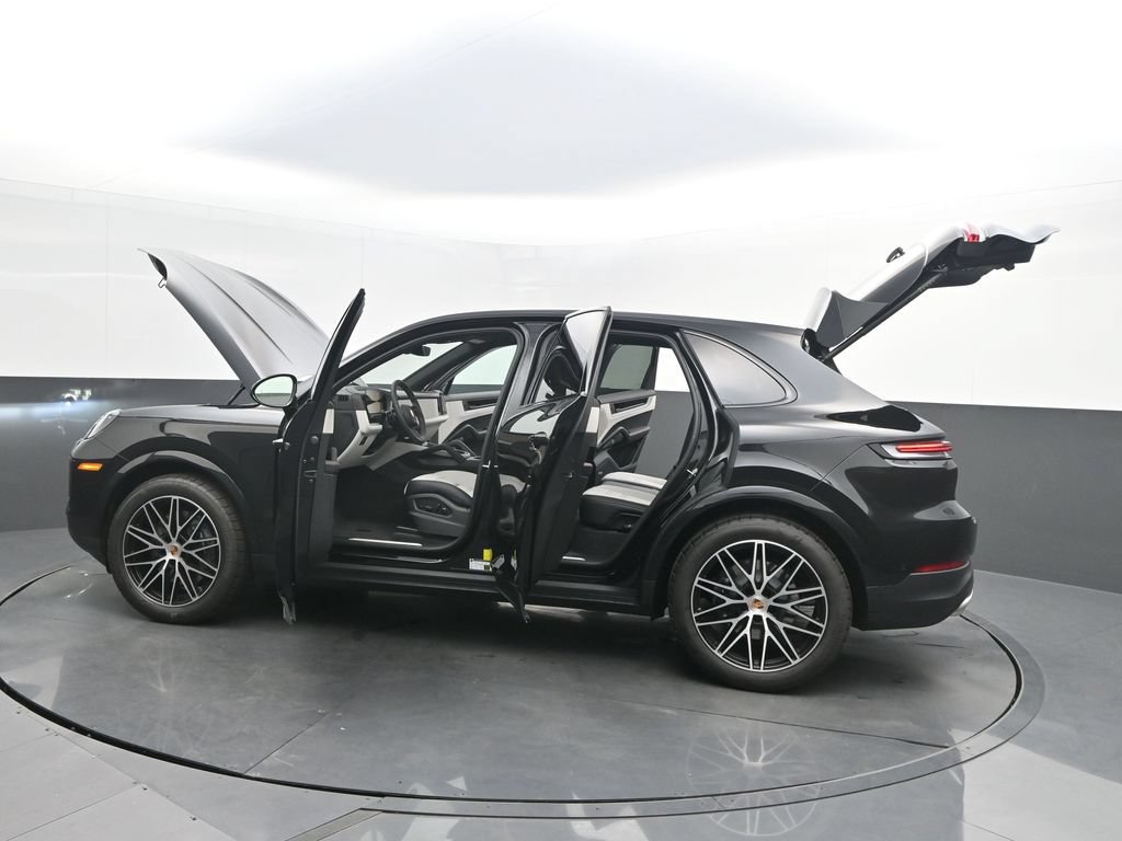Certified 2026 Porsche Cayenne AWD/4WD image 43