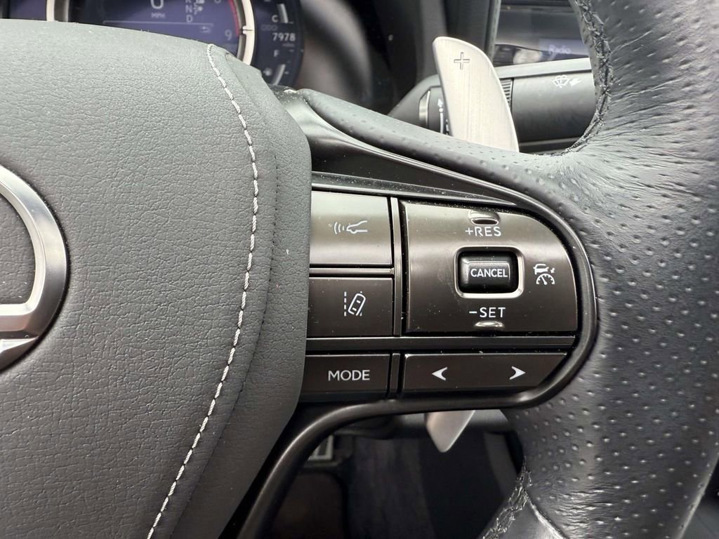 Used 2023 Lexus LC 500 Convertible image 22