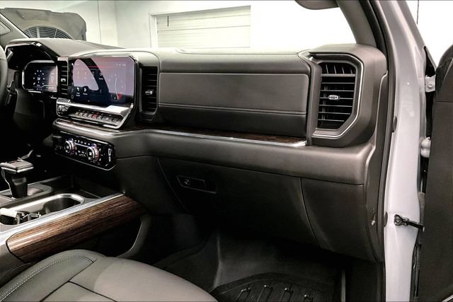 Used 2024 GMC Sierra 1500 Elevation w/ Elevation Premium Package AWD/4WD image 20