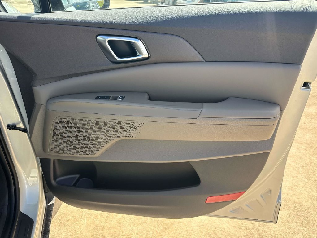 New 2026 Kia Carnival EX FWD image 17