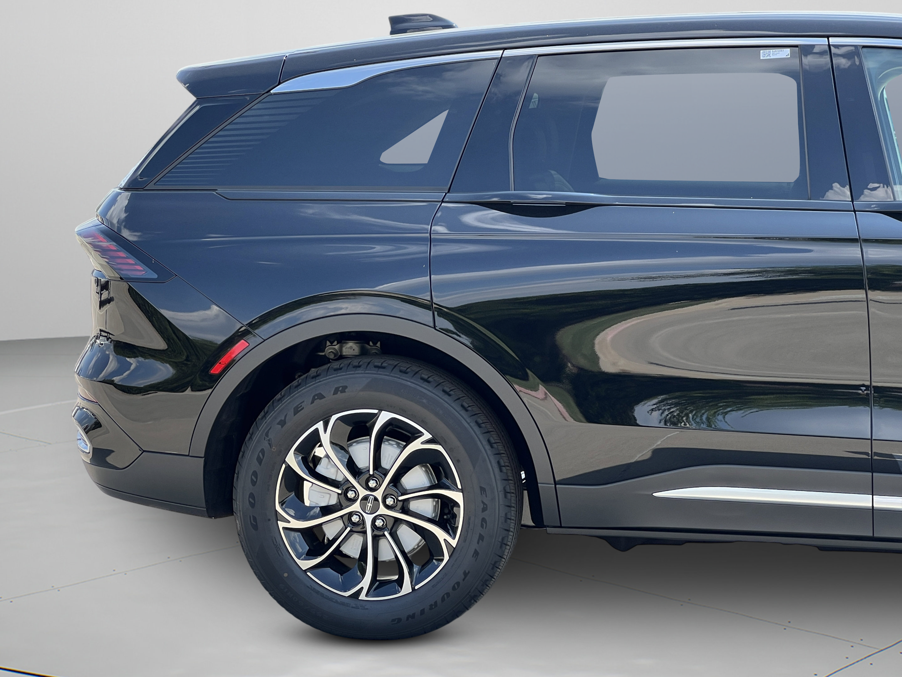 New 2025 Lincoln Nautilus Premier w/ Equipment Group 102A AWD/4WD image 32