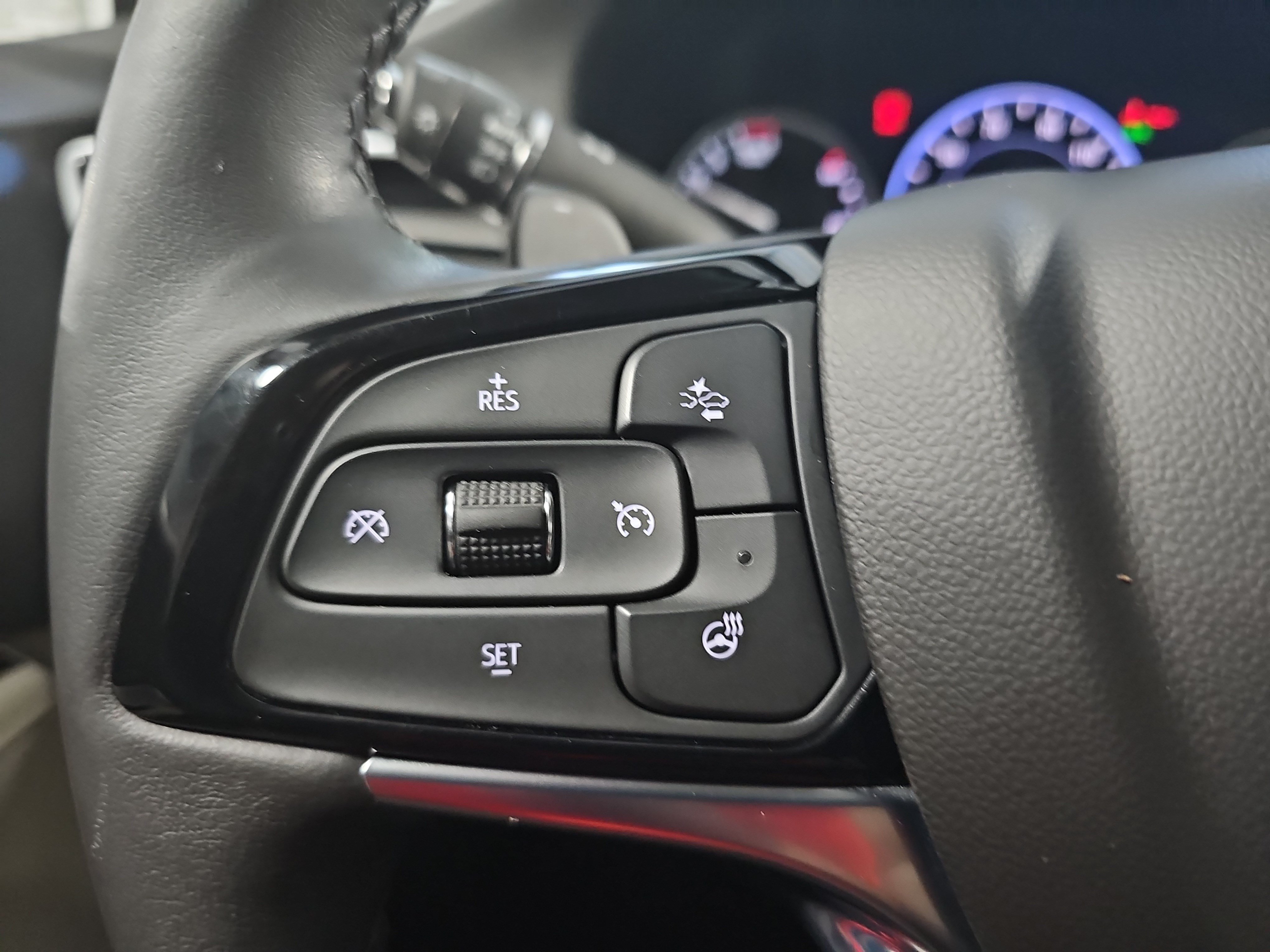 Used 2022 Buick Enclave Avenir w/ Avenir Technology Package FWD image 19