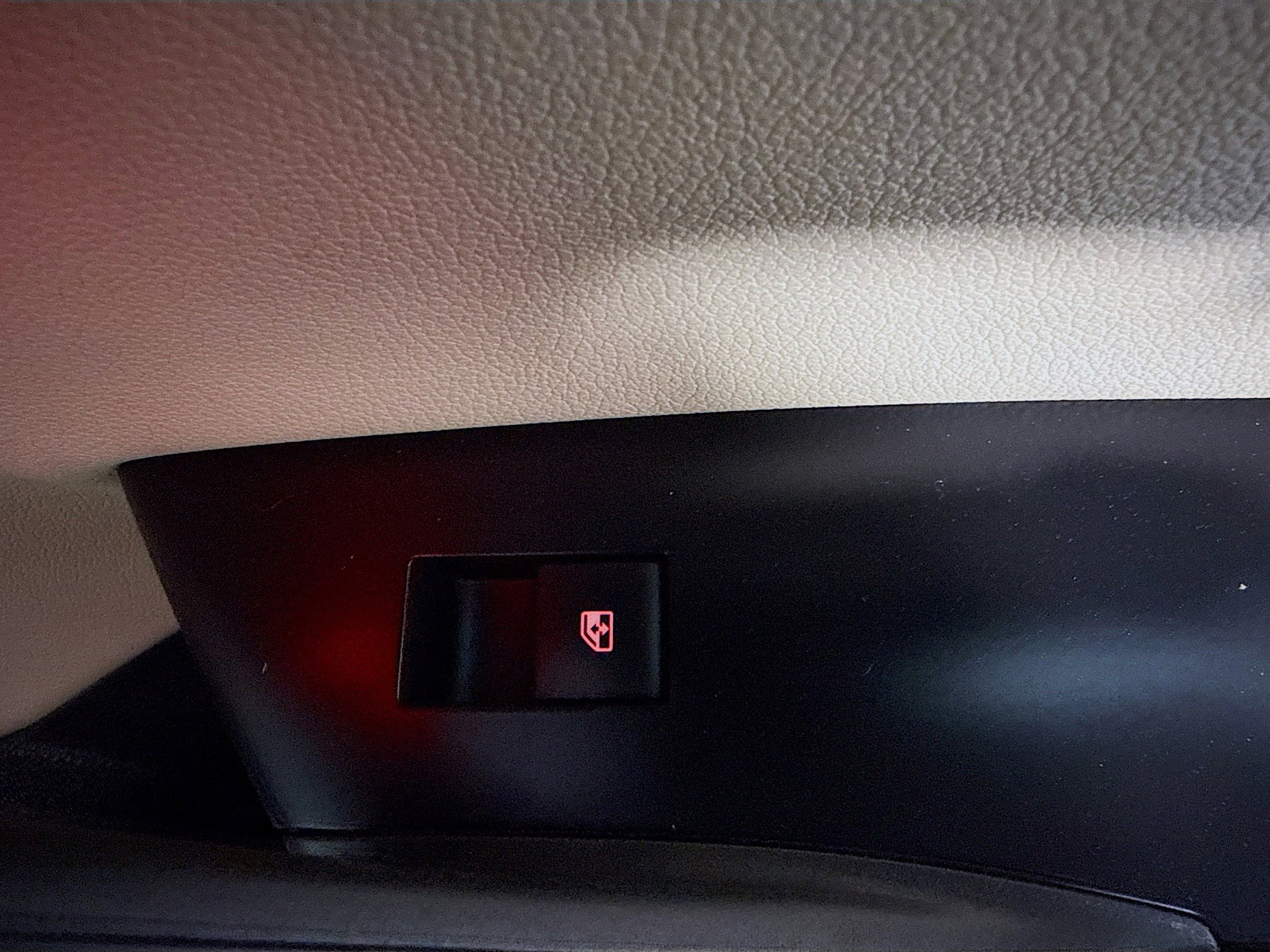 Used 2017 Buick Cascada Premium image 28