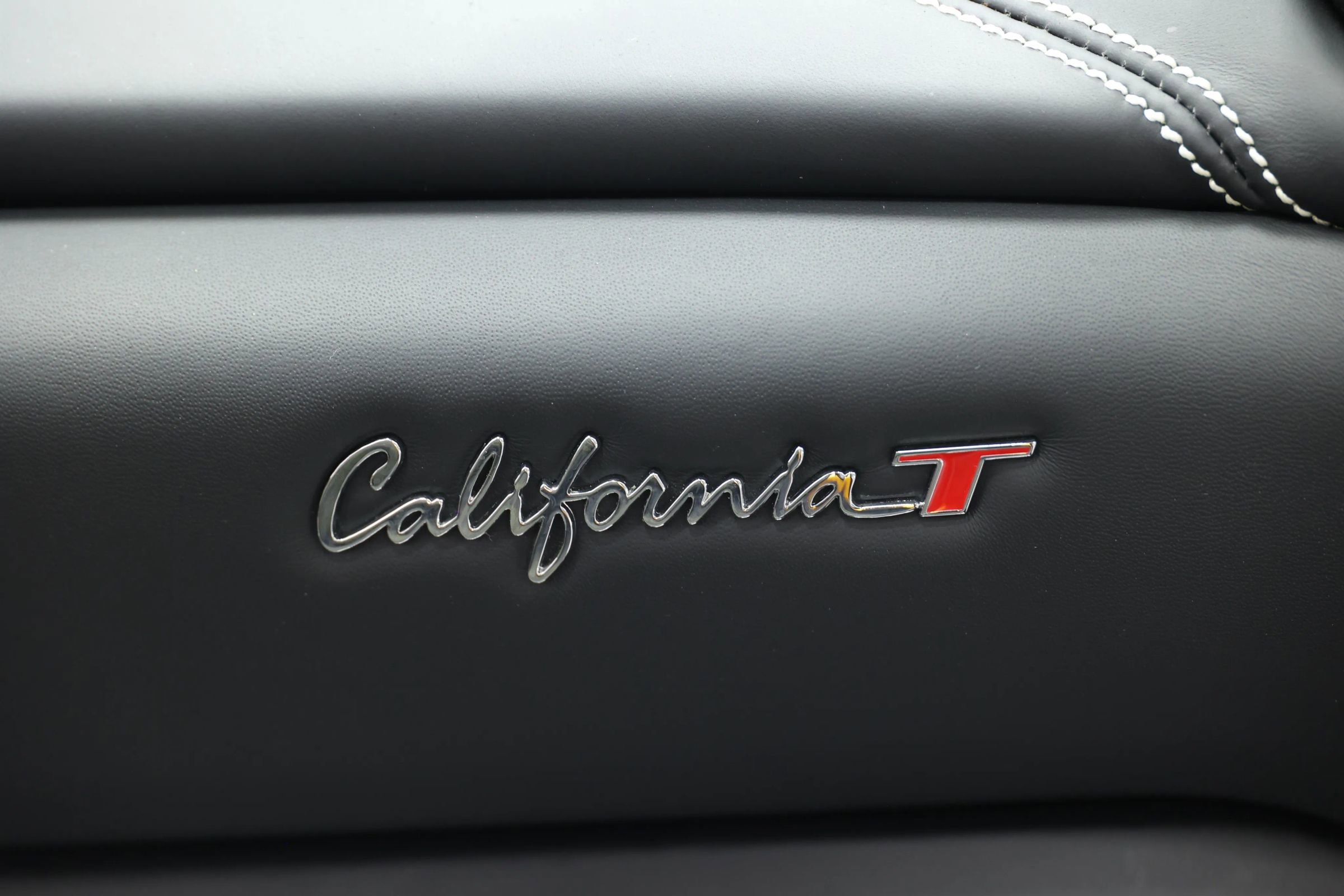 Used 2015 Ferrari California T image 89