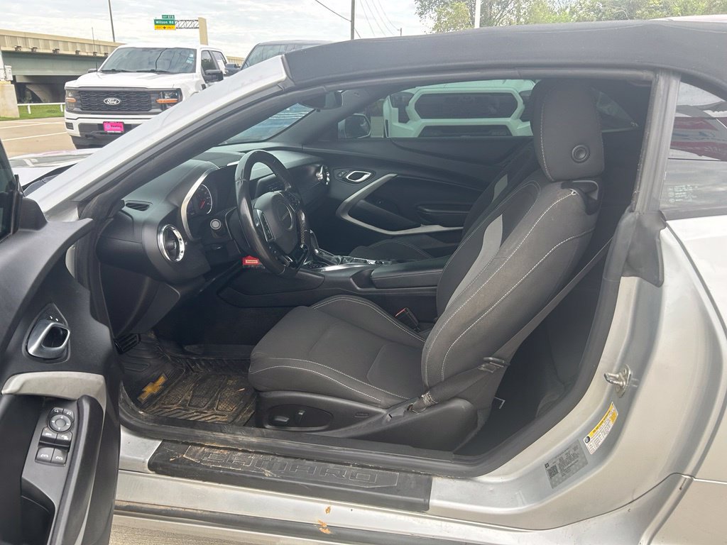 Used 2019 Chevrolet Camaro LT RWD image 11