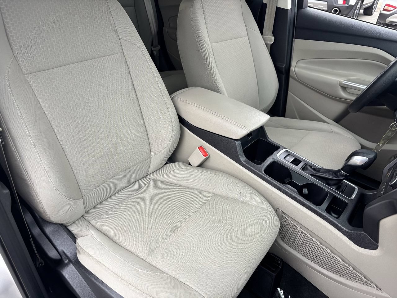 Used 2018 Ford Escape SE FWD image 10