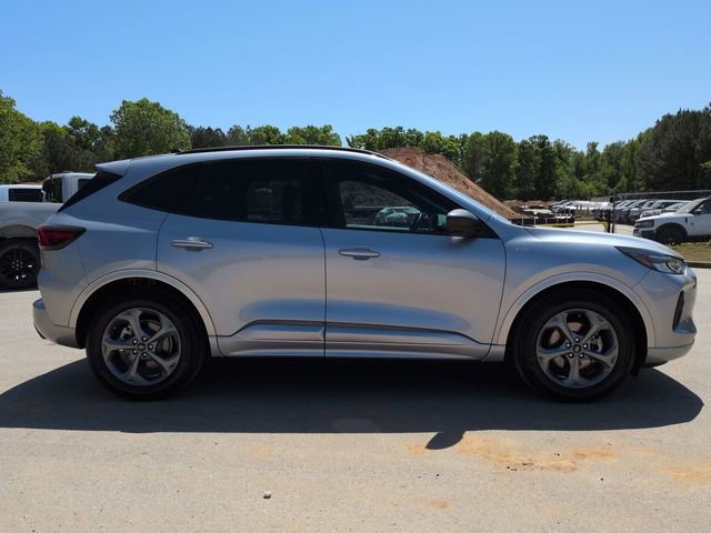 Certified 2023 Ford Escape ST-Line w/ Tech Pack #1 FWD image 3