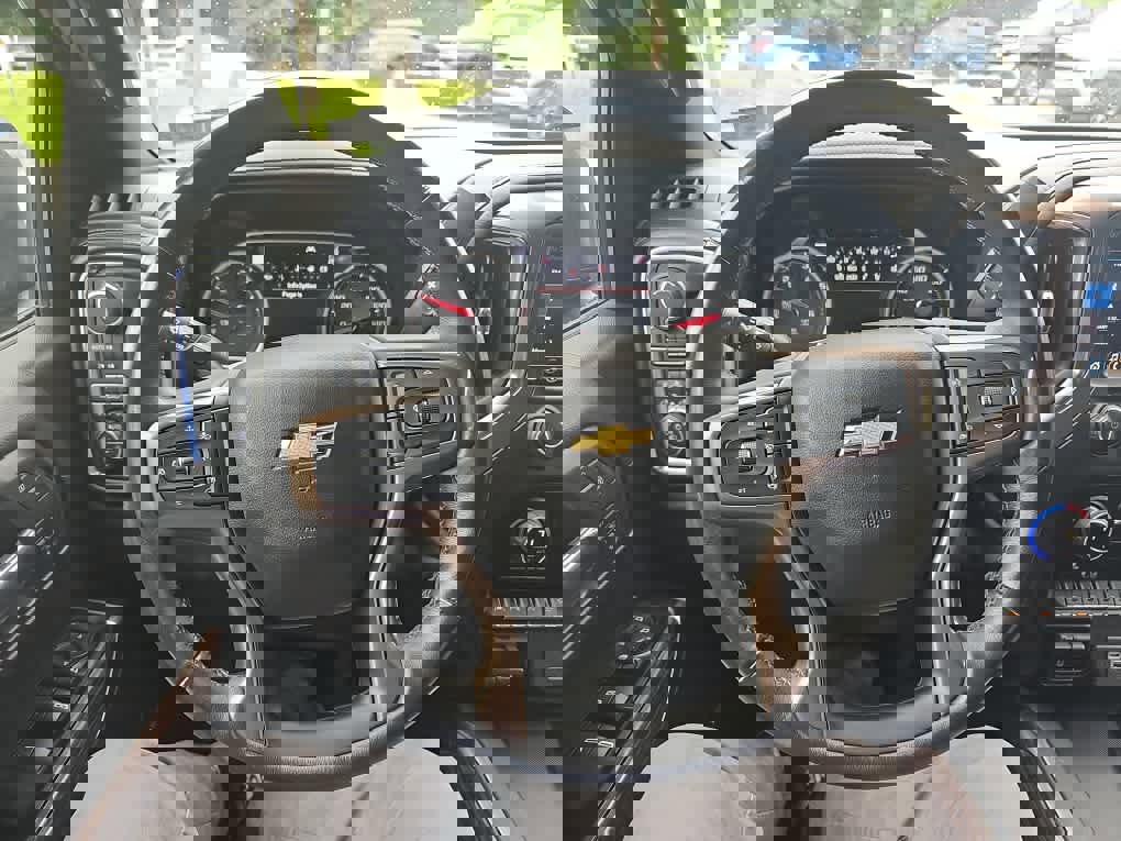 Used 2019 Chevrolet Silverado 1500 High Country w/ Technology Package image 16