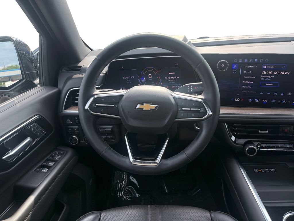 Used 2025 Chevrolet Tahoe High Country AWD/4WD image 12