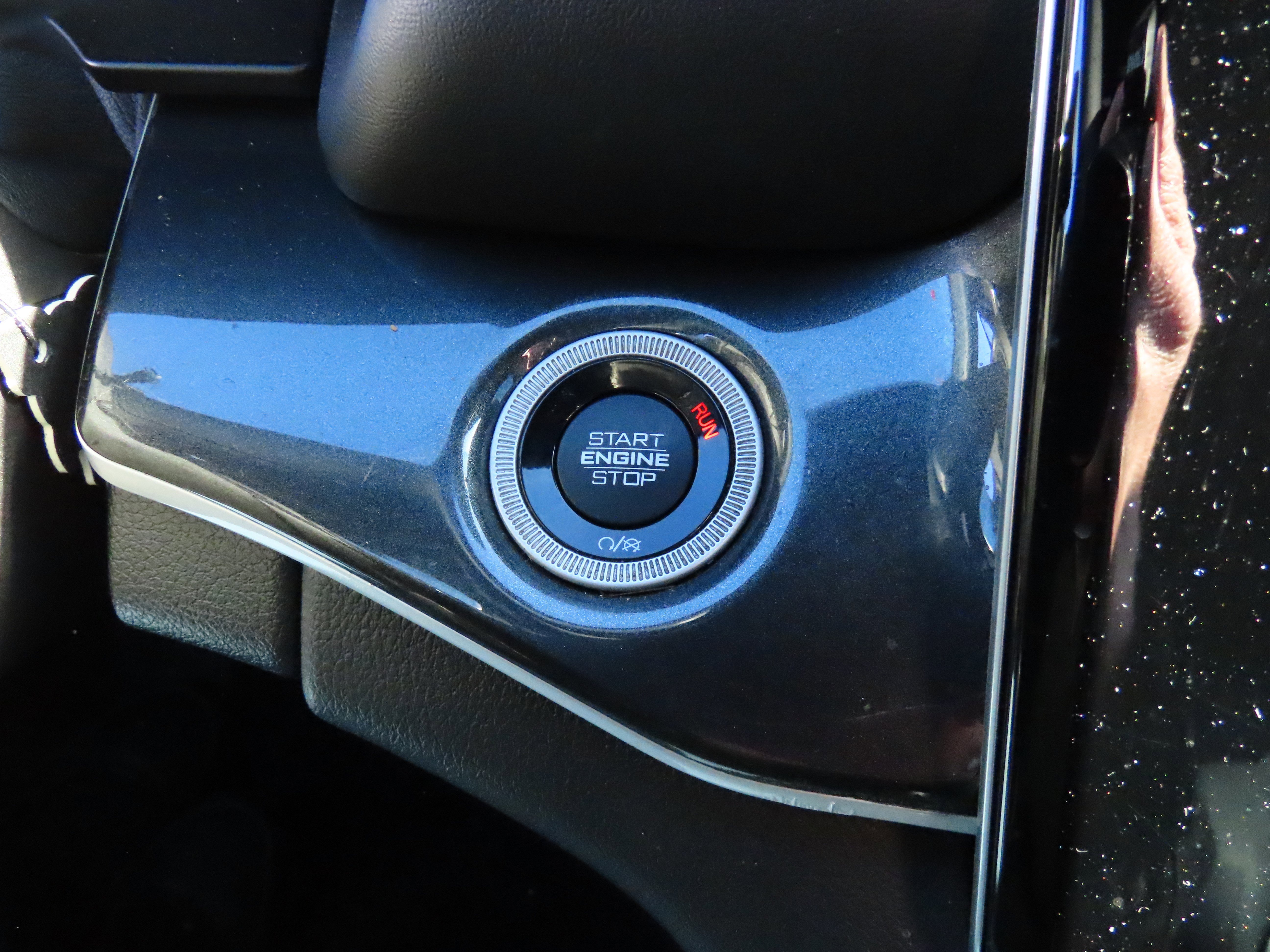 Used 2023 Jeep Grand Cherokee L Laredo image 31