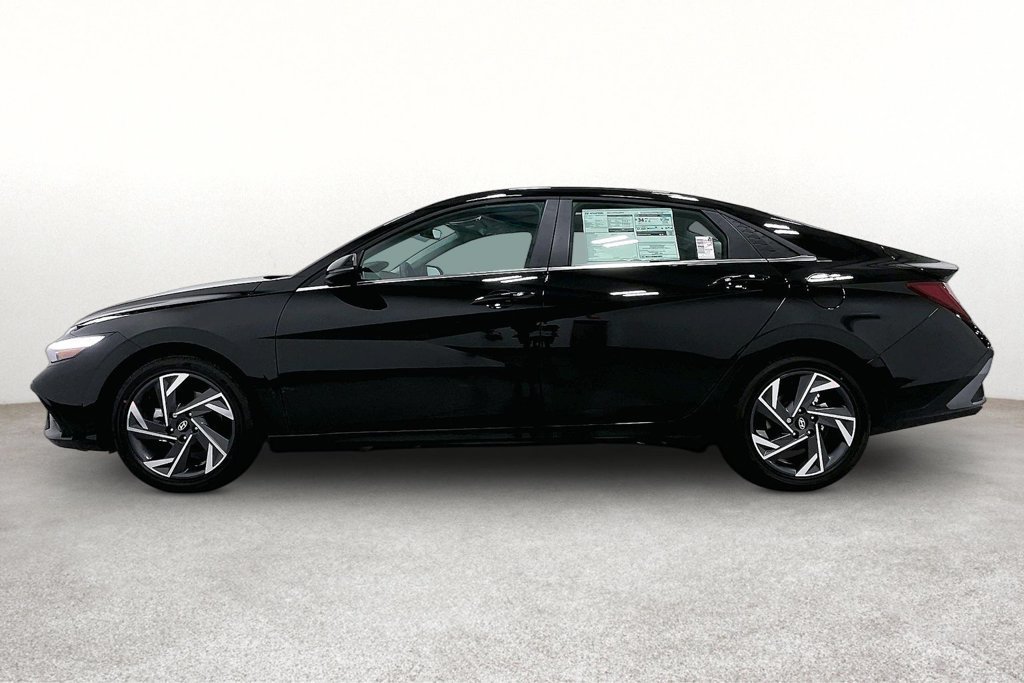 New 2026 Hyundai Elantra Limited FWD image 7
