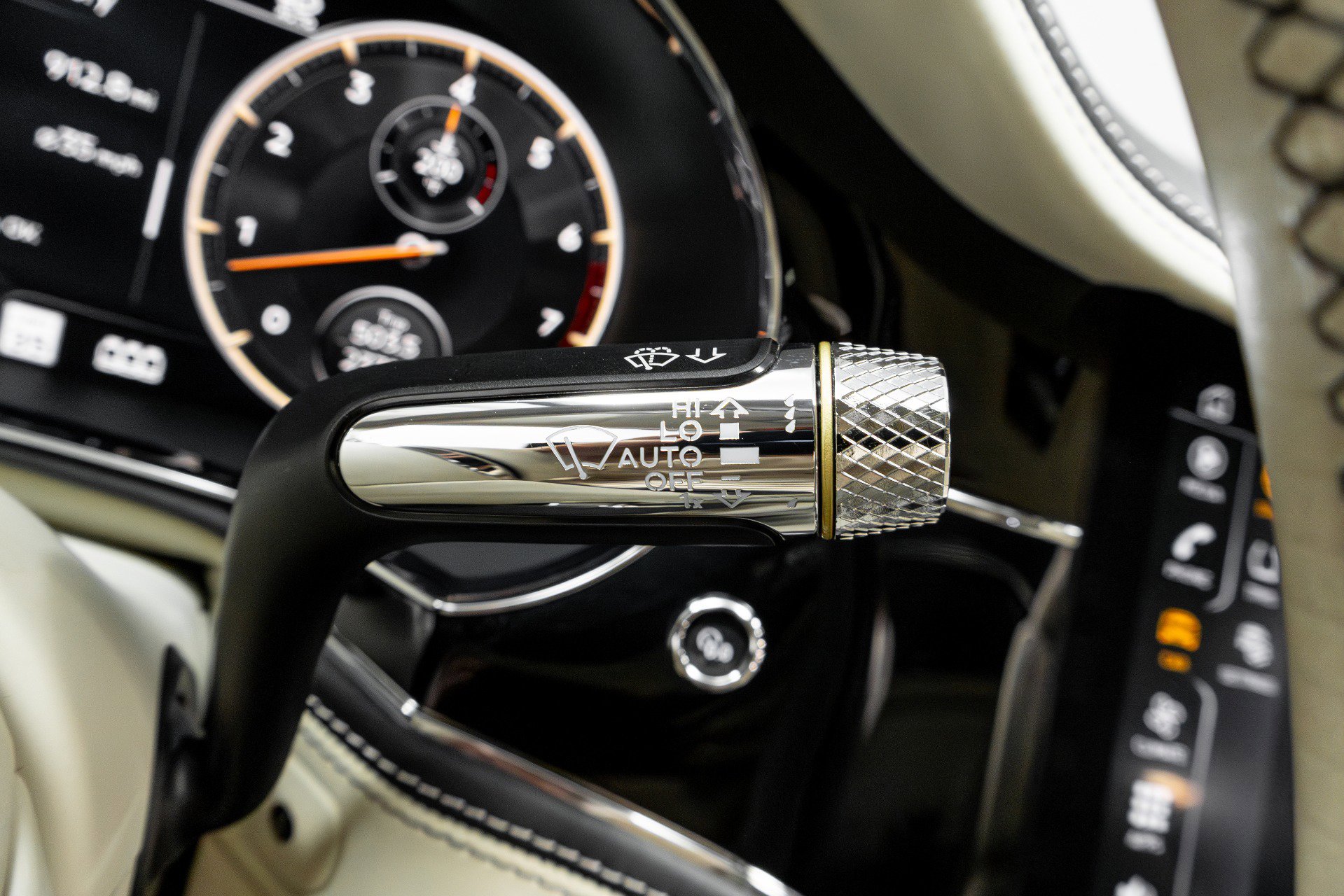 Used 2021 Bentley Flying Spur W12 image 67