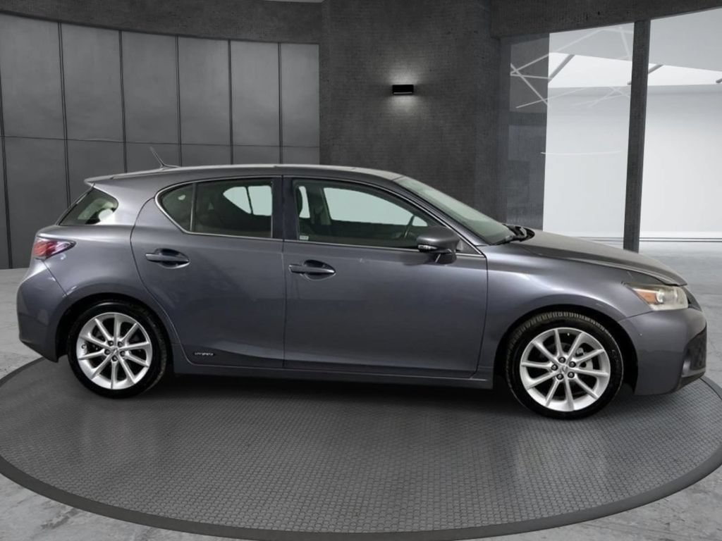 Used 2013 Lexus CT 200h w/ Premium Pkg w/Navigation FWD image 4