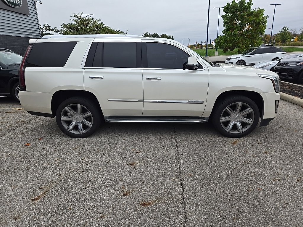 Used 2015 Cadillac Escalade Luxury AWD/4WD image 4