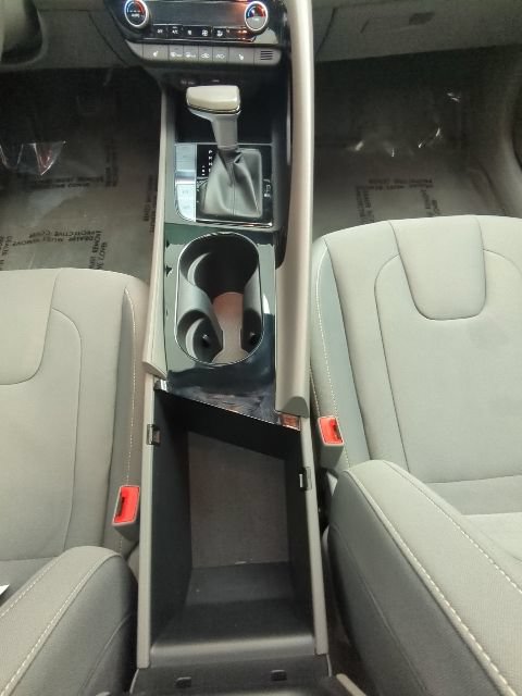 Used 2025 Hyundai Elantra SEL FWD image 25