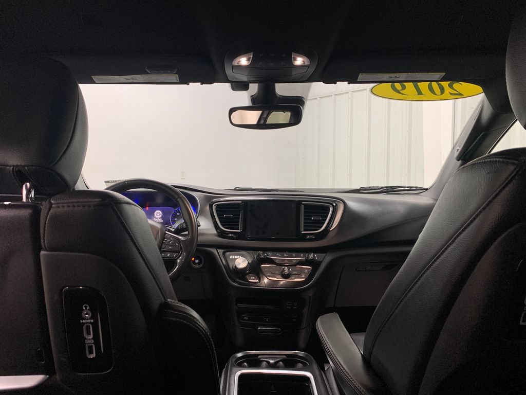 Used 2019 Chrysler Pacifica Touring-L Plus w/ Advanced Safetytec Group FWD image 25