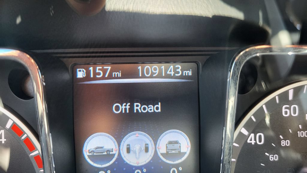 Used 2016 Nissan Titan SV AWD/4WD image 32