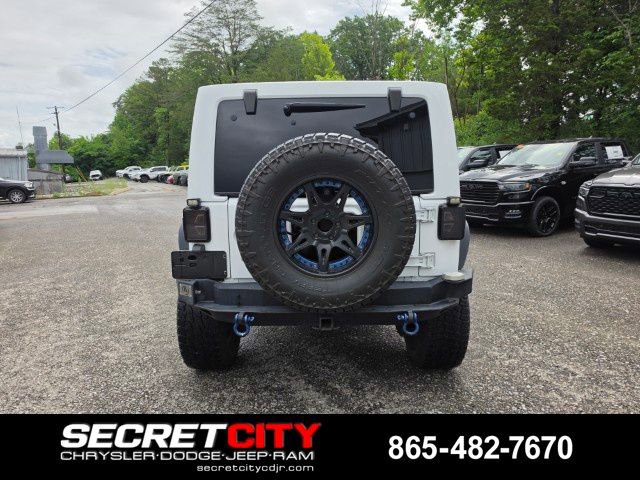 Used 2015 Jeep Wrangler Unlimited Sahara AWD/4WD image 6
