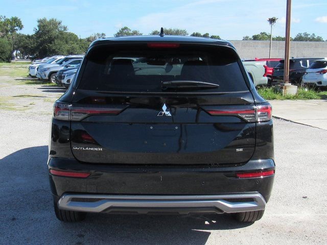 New 2025 Mitsubishi Outlander SE image 4