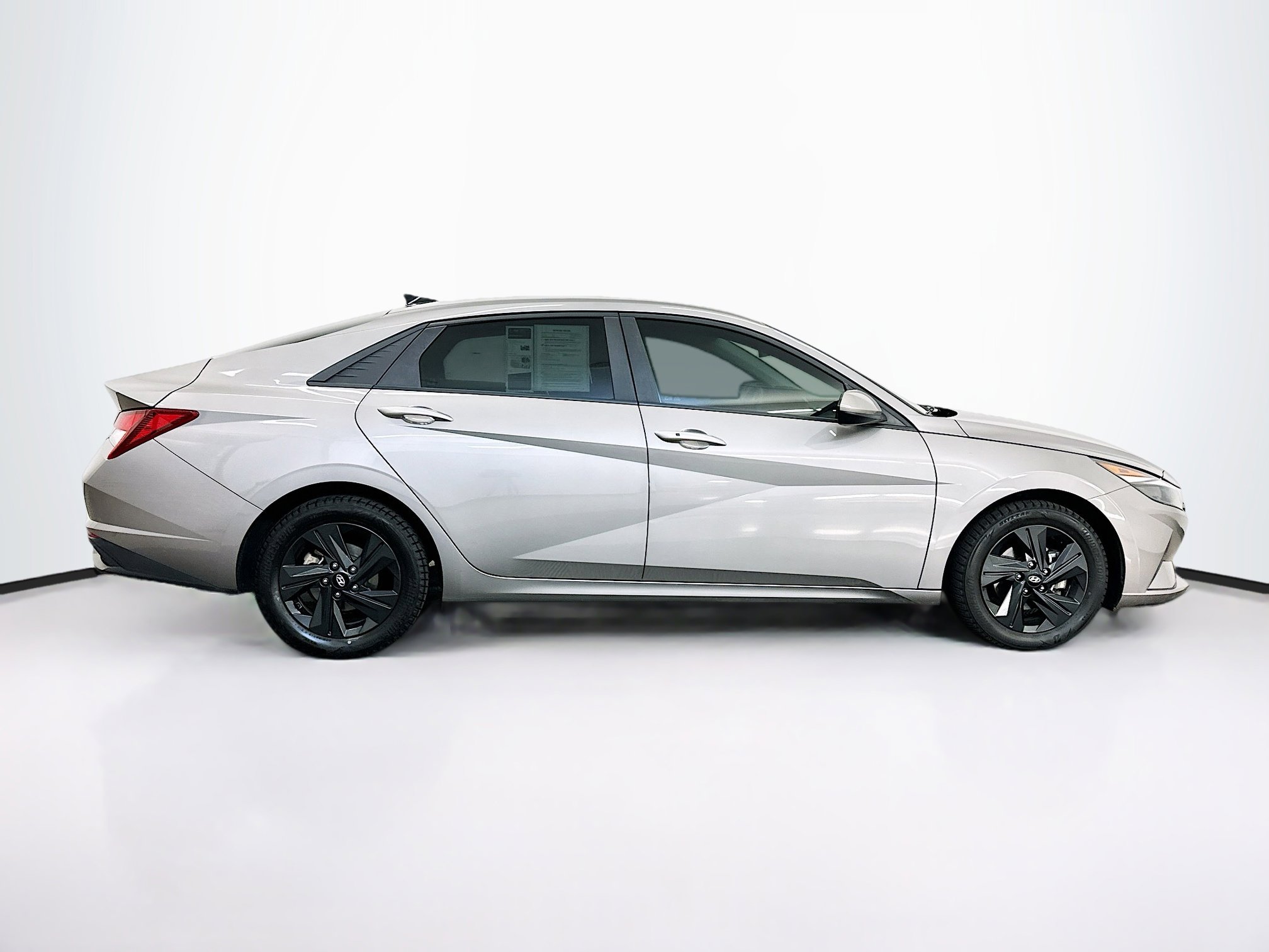 Used 2022 Hyundai Elantra SEL image 10