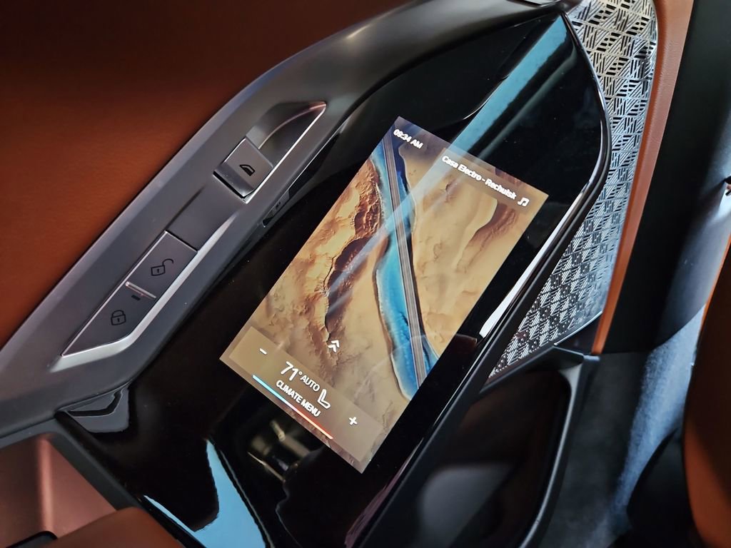 Used 2024 BMW 760i xDrive image 35