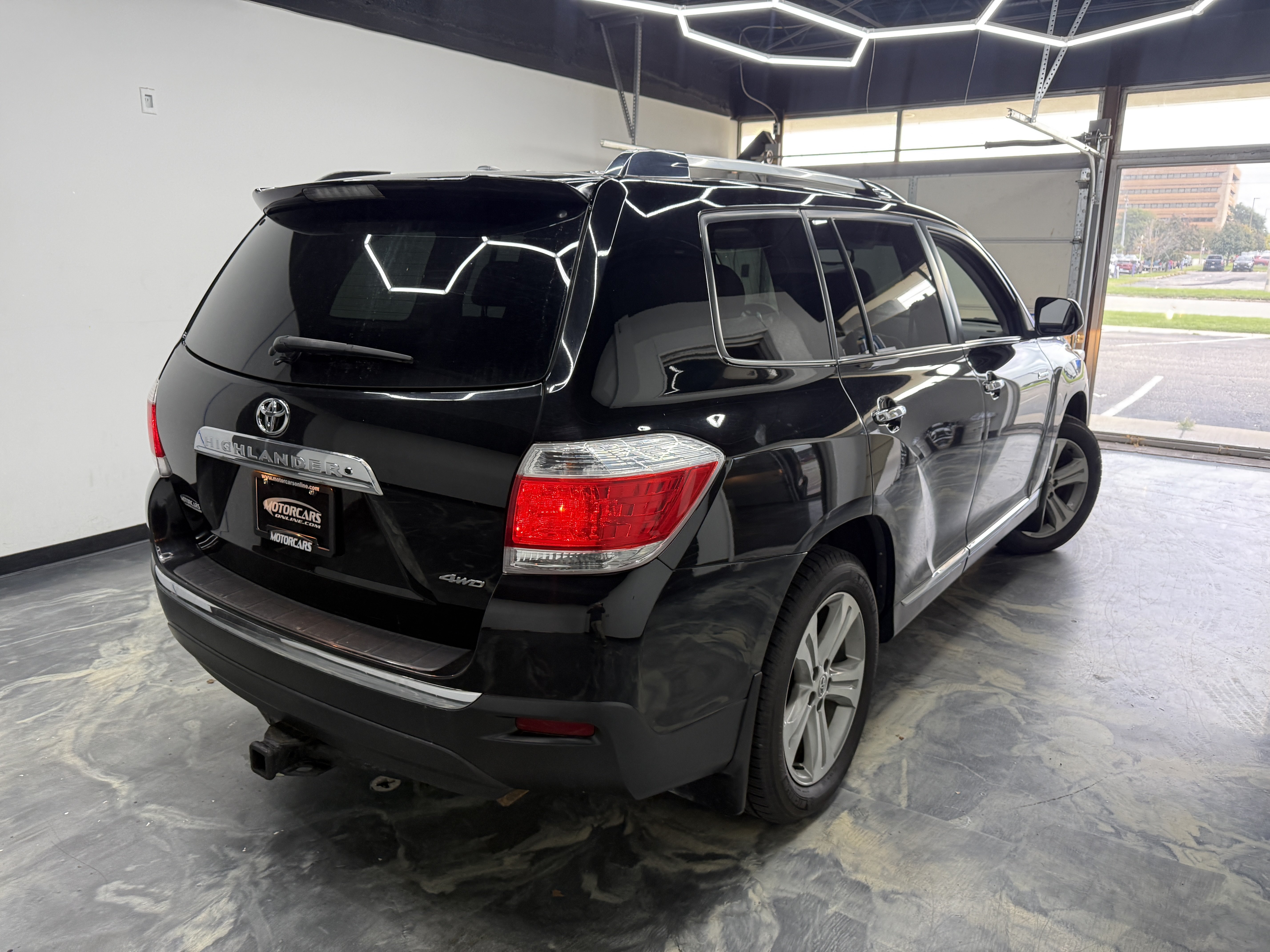 Used 2012 Toyota Highlander Limited AWD/4WD image 5