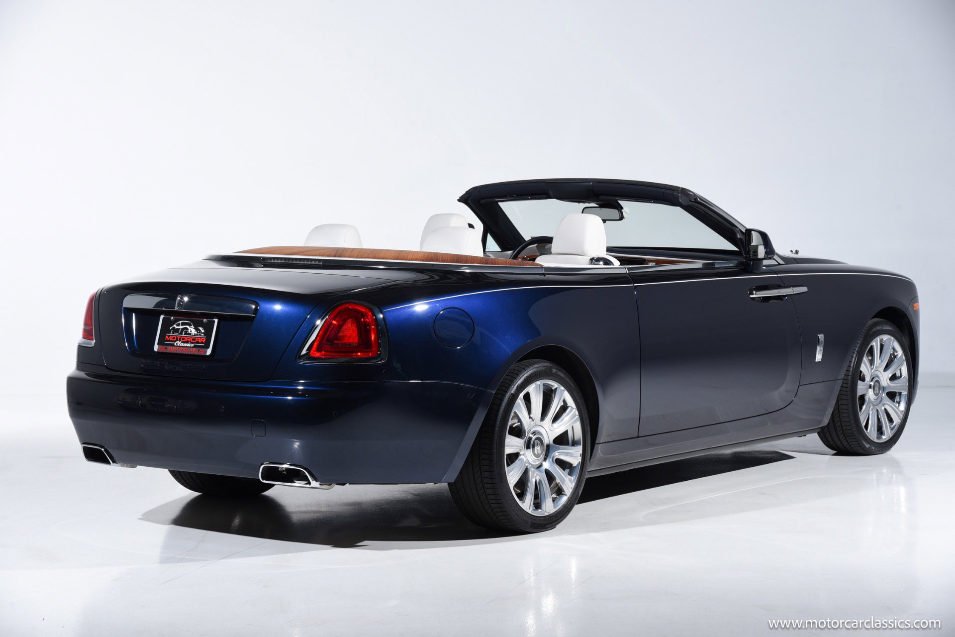 Used 2016 Rolls-Royce Dawn image 9