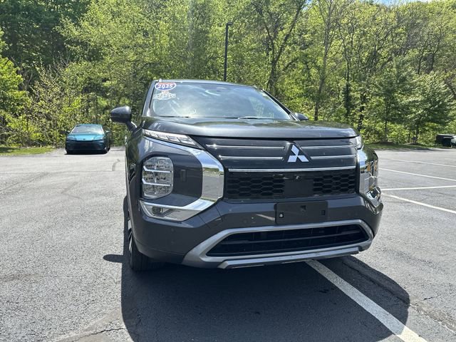 Used 2025 Mitsubishi Outlander SE AWD/4WD image 11
