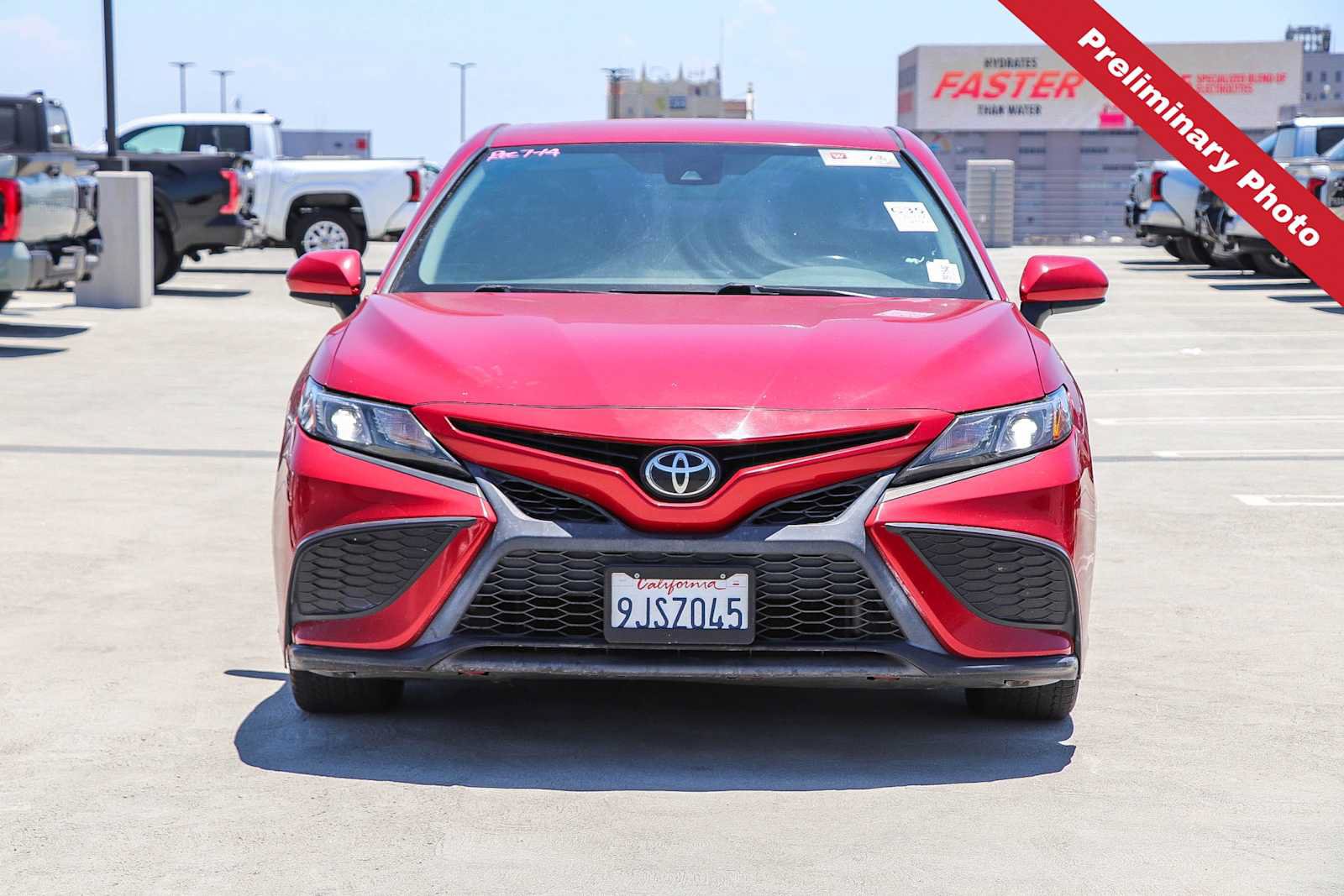 Used 2021 Toyota Camry SE FWD image 2
