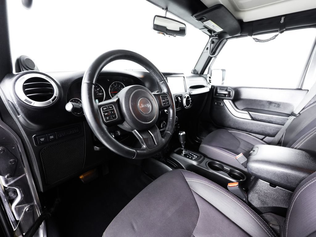 Used 2014 Jeep Wrangler Unlimited Rubicon w/ Dual Top Group AWD/4WD image 23