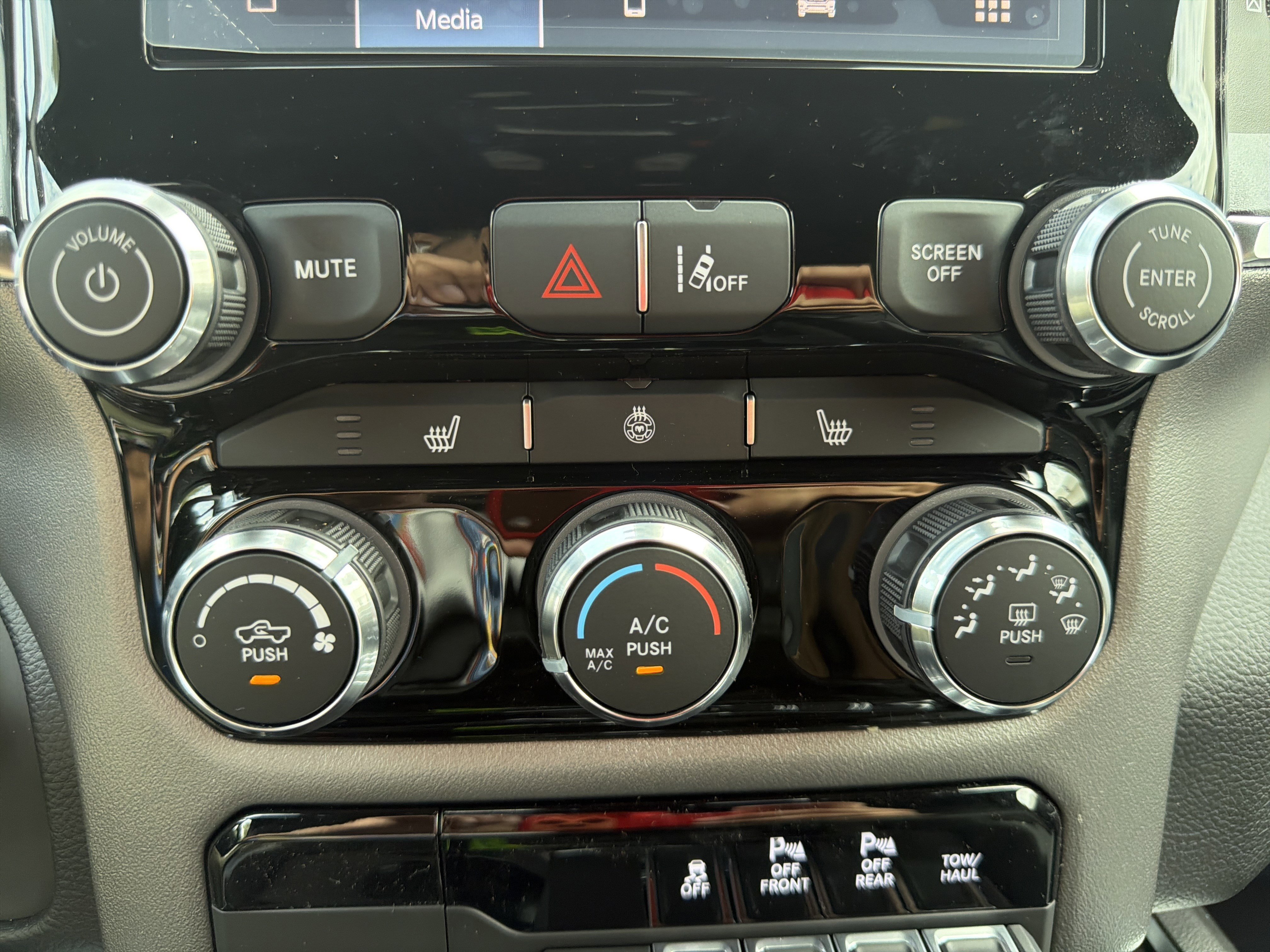 New 2026 RAM 1500 Big Horn AWD/4WD image 31