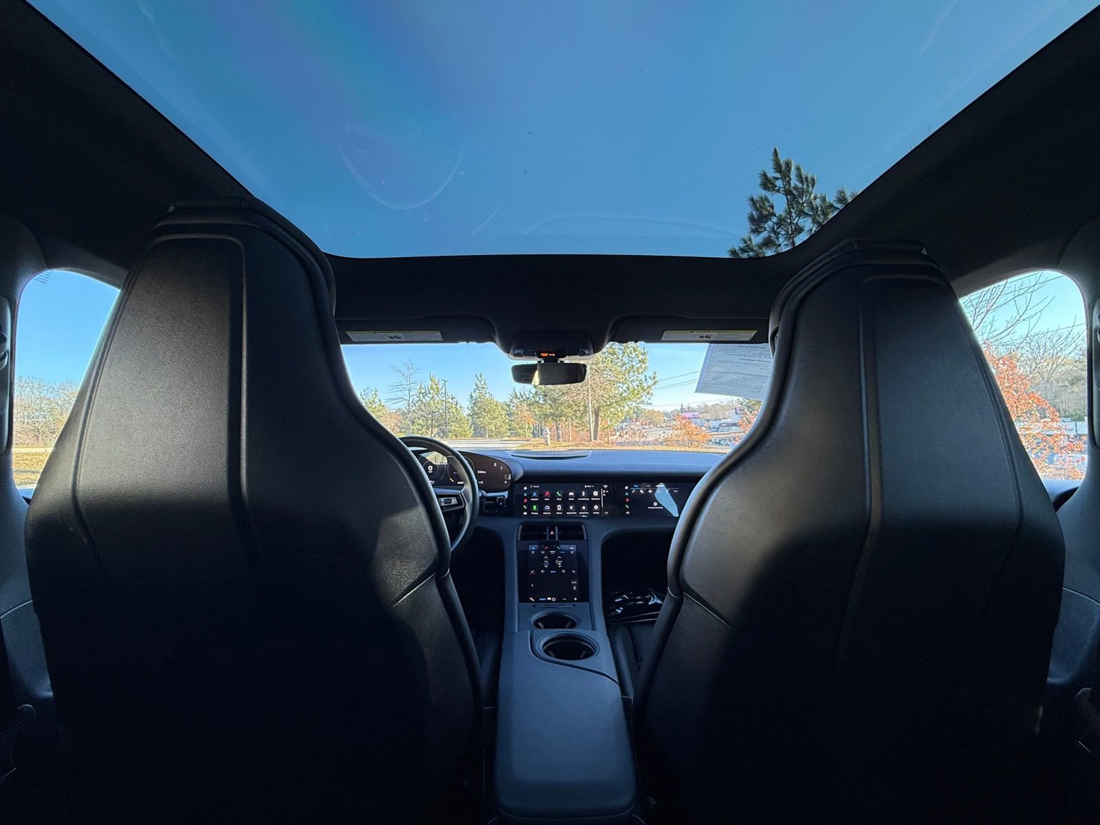 Used 2022 Porsche Taycan Base image 33