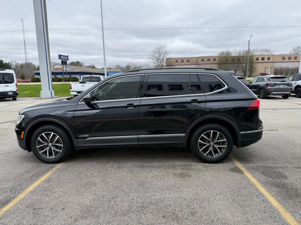 Used 2020 Volkswagen Tiguan SE w/ Panoramic Sunroof Package image 35