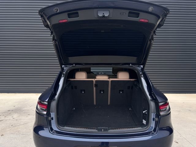 Certified 2021 Porsche Macan AWD/4WD image 26