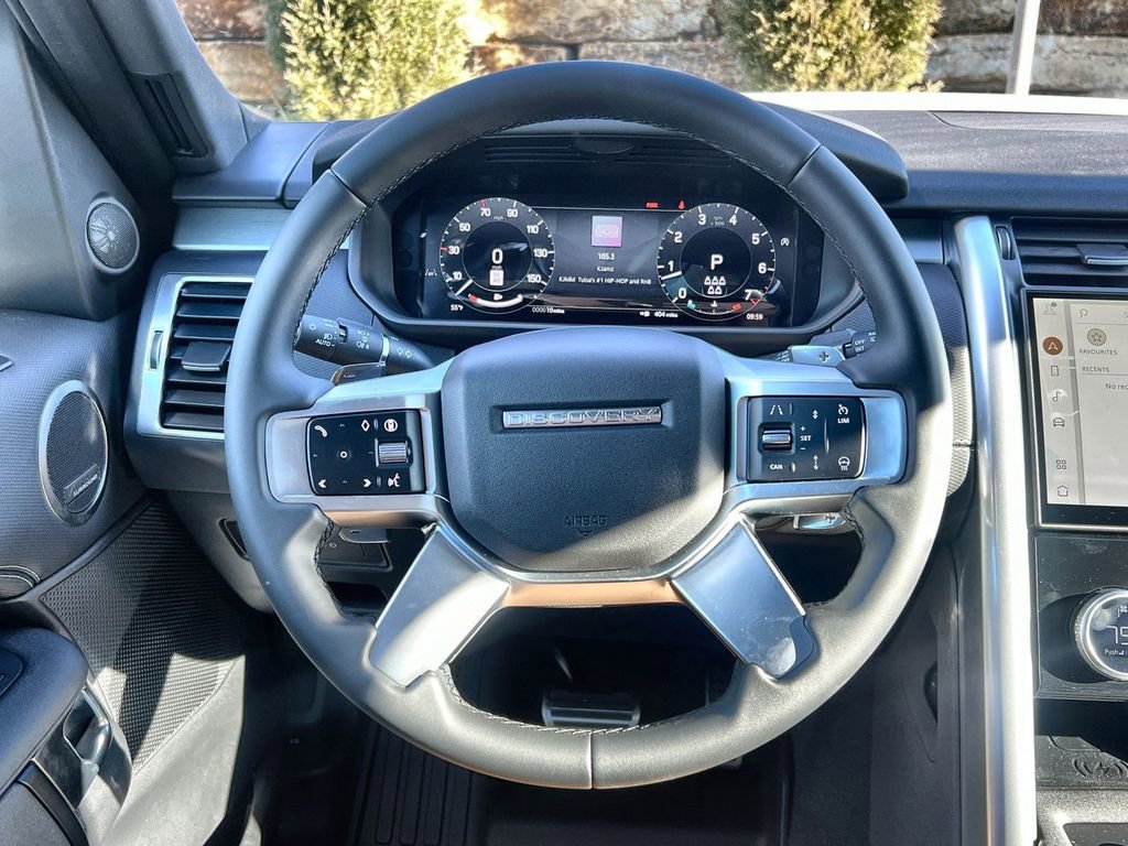 Certified 2025 Land Rover Discovery Dynamic SE image 22