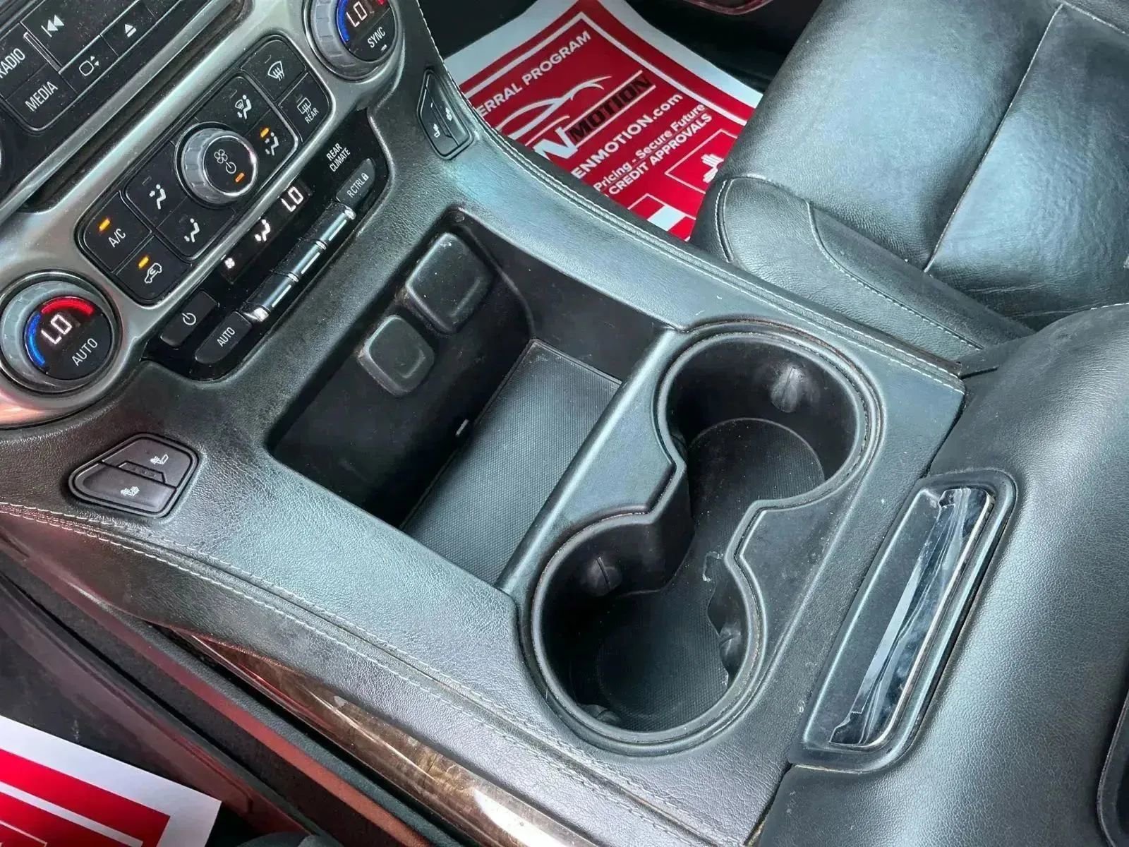 Used 2020 Chevrolet Suburban LT image 33