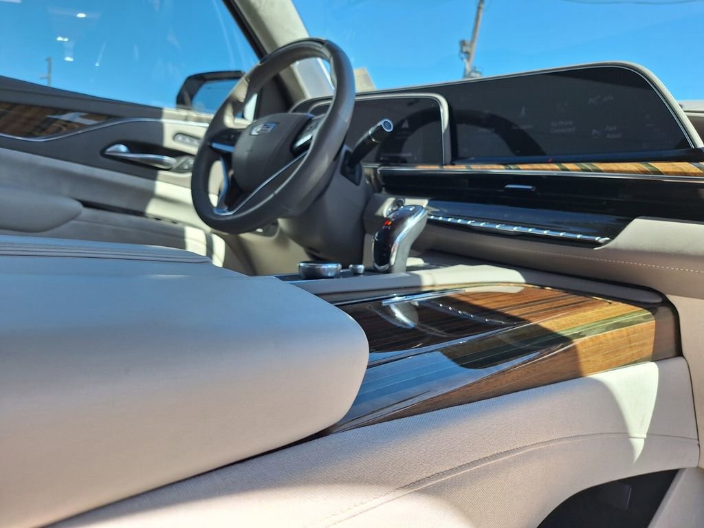 Certified 2023 Cadillac Escalade Premium Luxury Platinum w/ LPO, Radiant Package image 29