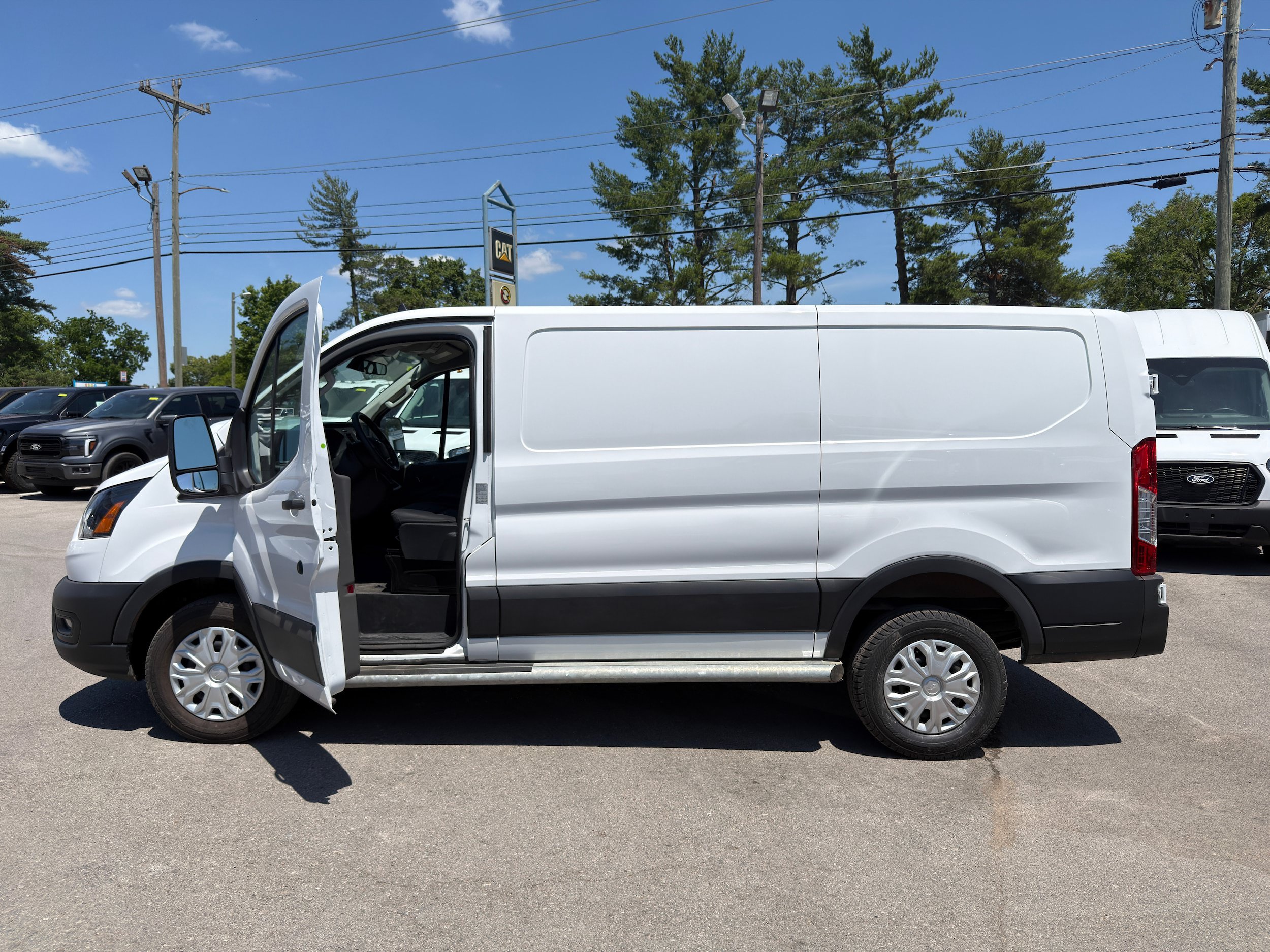 Used 2025 Ford Transit 250 Low Roof w/ Exterior Upgrade Package RWD image 9