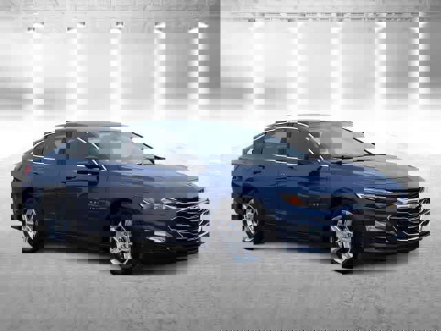 Used 2023 Chevrolet Malibu LS image 2