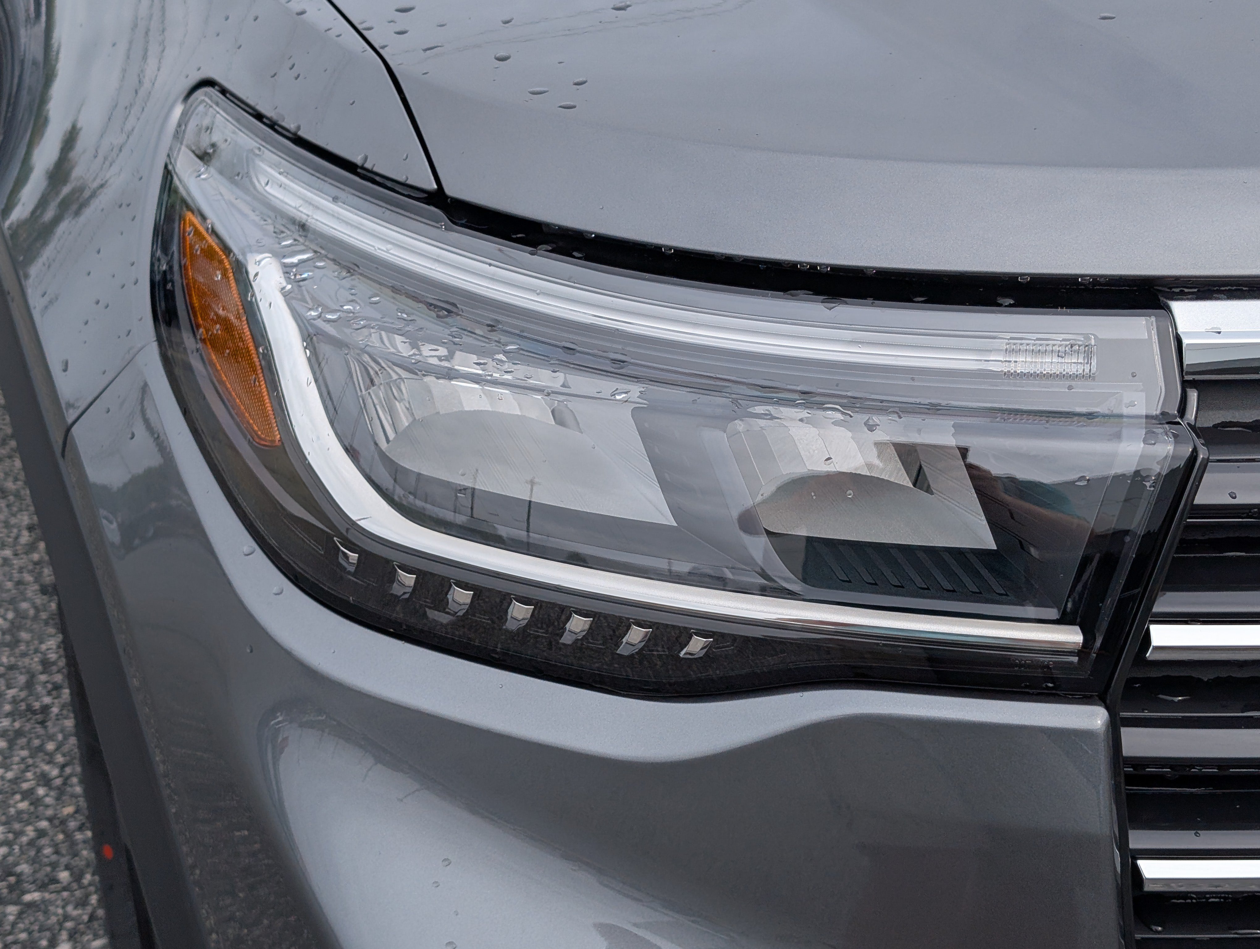 New 2026 Ford Explorer Active RWD image 5
