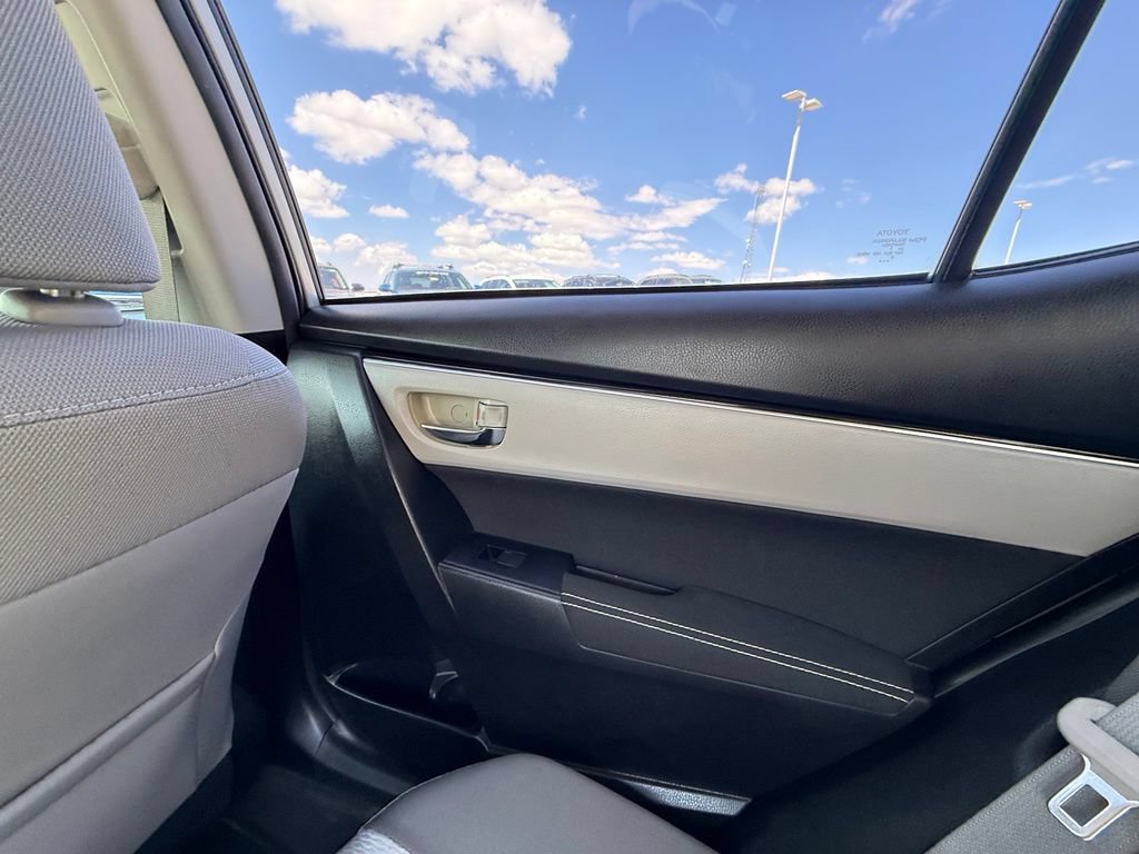Used 2017 Toyota Corolla LE FWD image 18