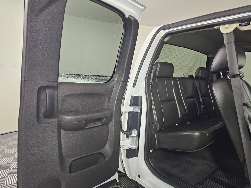 Used 2011 GMC Sierra 3500 SLT w/ SLT Convenience Package image 14