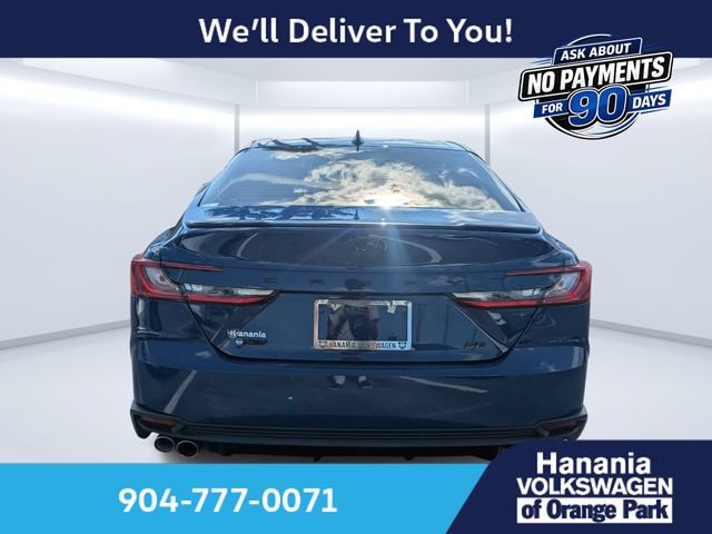 Used 2025 Toyota Camry SE w/ Convenience Package FWD image 4