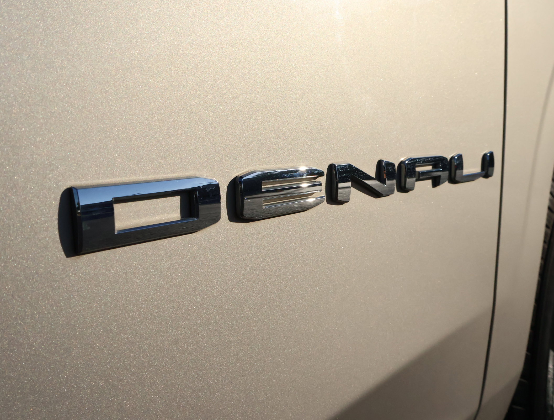 Used 2021 GMC Yukon Denali image 6