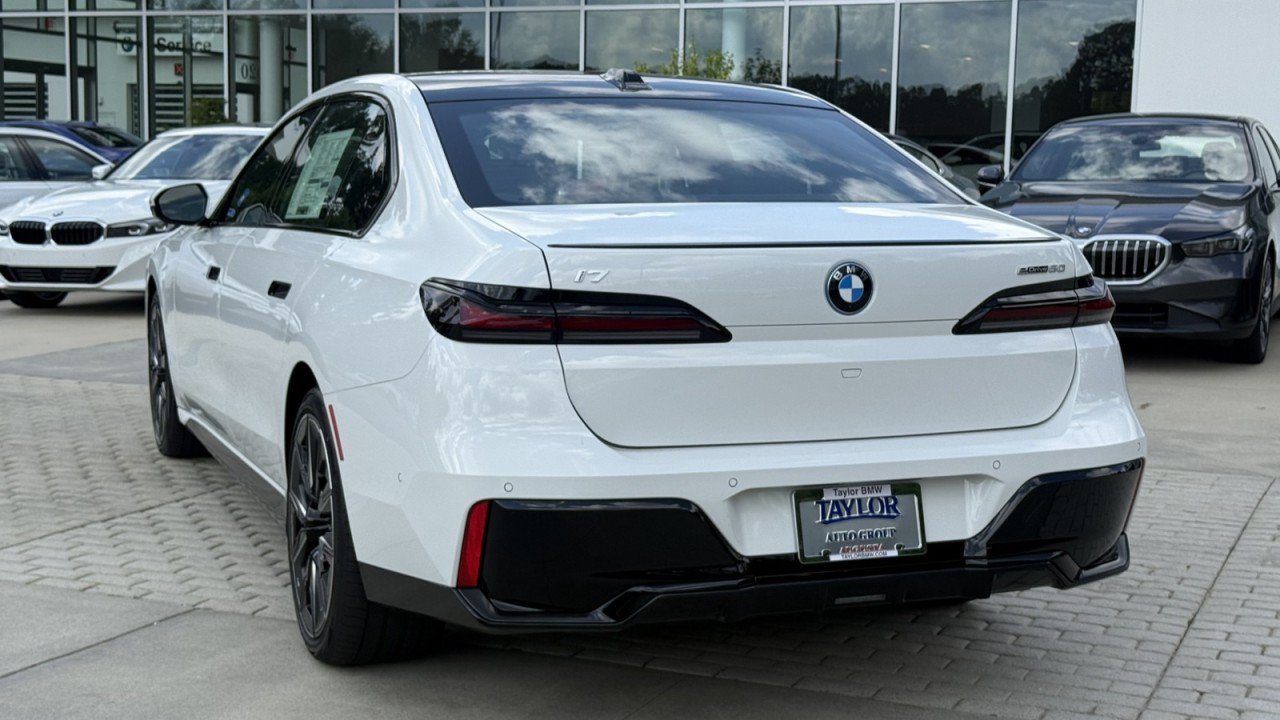 New 2026 BMW i7 eDrive50 w/ M Sport Package RWD image 4