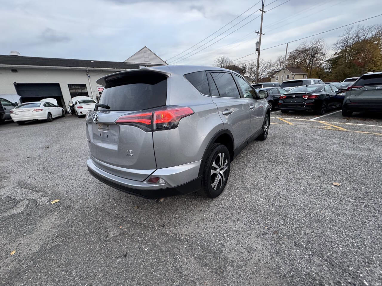 Used 2018 Toyota RAV4 LE w/ All Weather Liner Package image 9