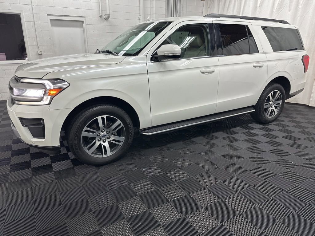 Used 2023 Ford Expedition Max XLT AWD/4WD image 5