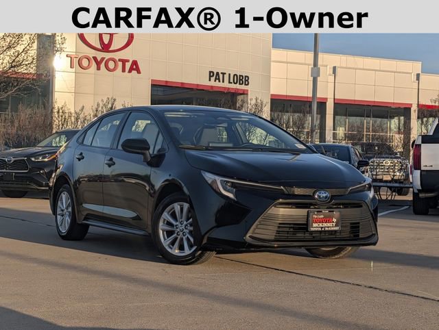 Used 2024 Toyota Corolla LE w/ LE Convenience Package image 2