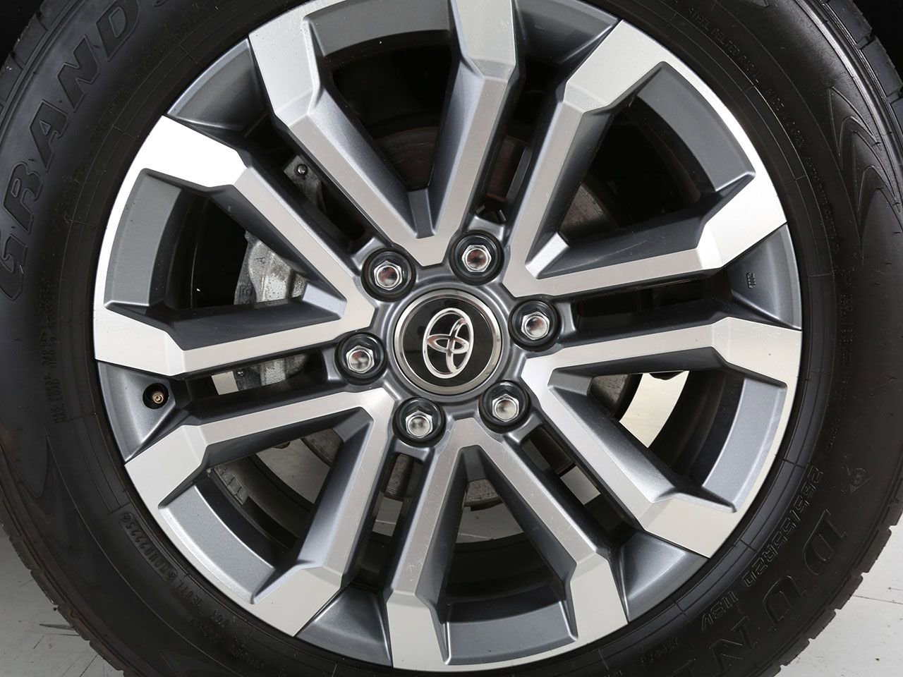 Used 2025 Toyota 4Runner Limited w/ Tow Technology Package AWD/4WD image 6
